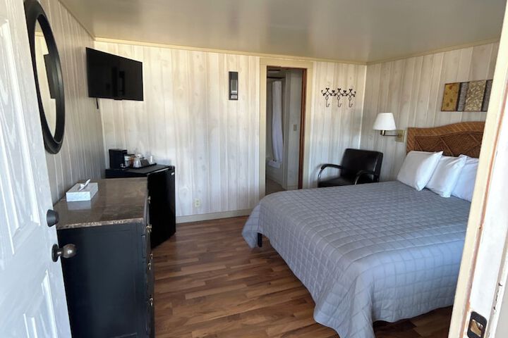 Single Room Balcony City View Upper Level Stairs Only (1 of 10)