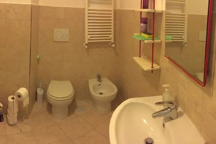 Room 7 of 13