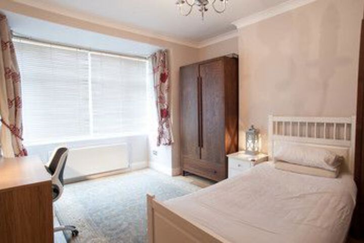 Room 9 of 29