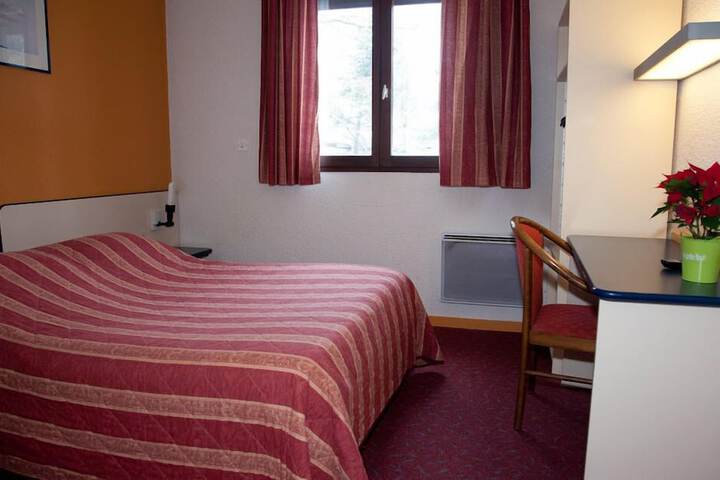 Room 4 of 35