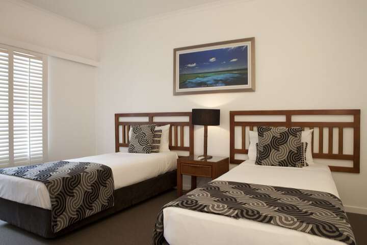 Room 4 of 48
