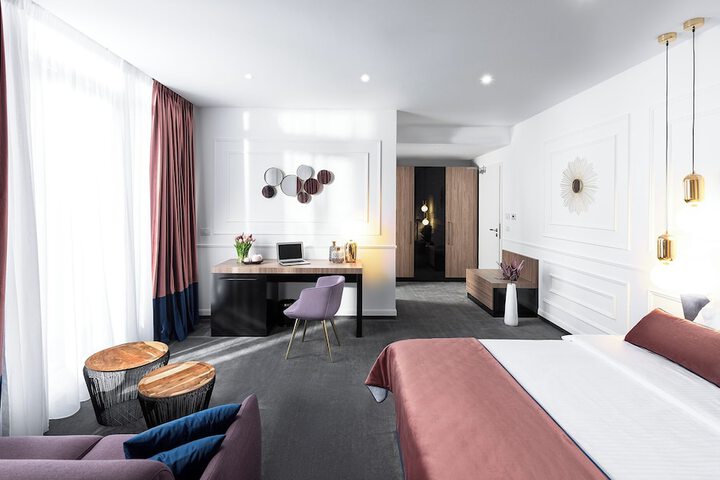 Room 35 of 78