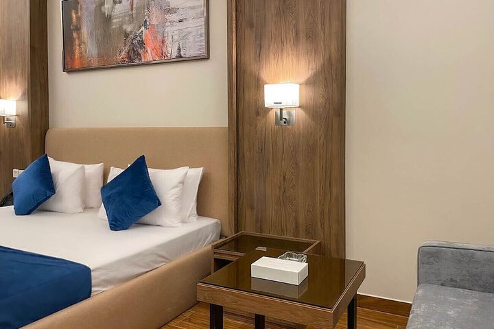 Room 13 of 53