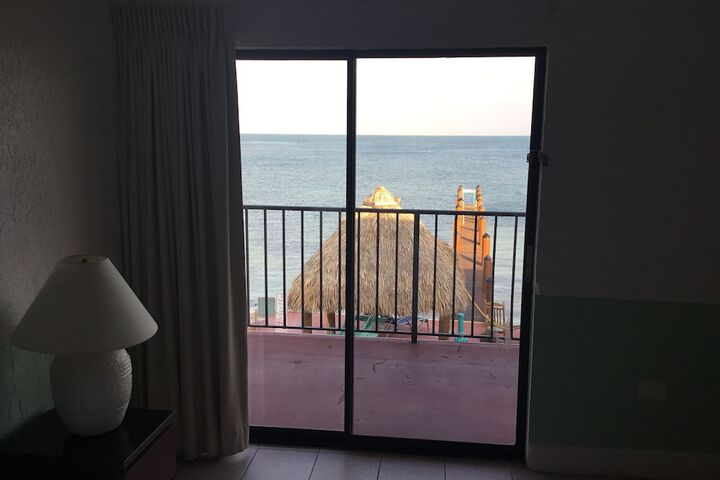 Room 32 of 110
