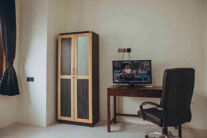 Room 5 of 37