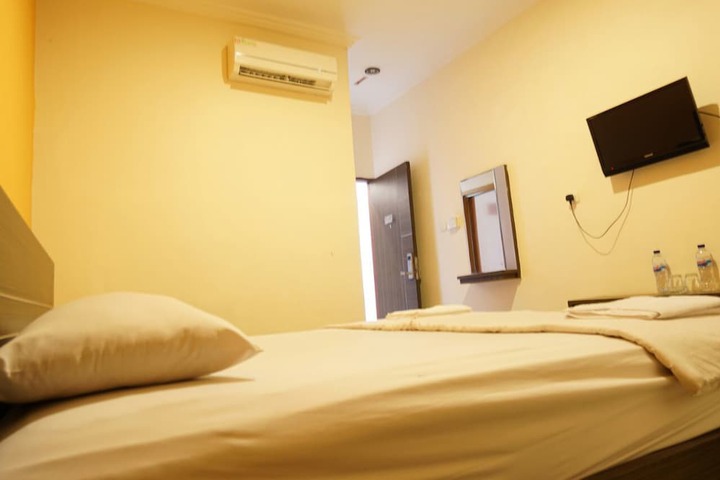 Room 3 of 11