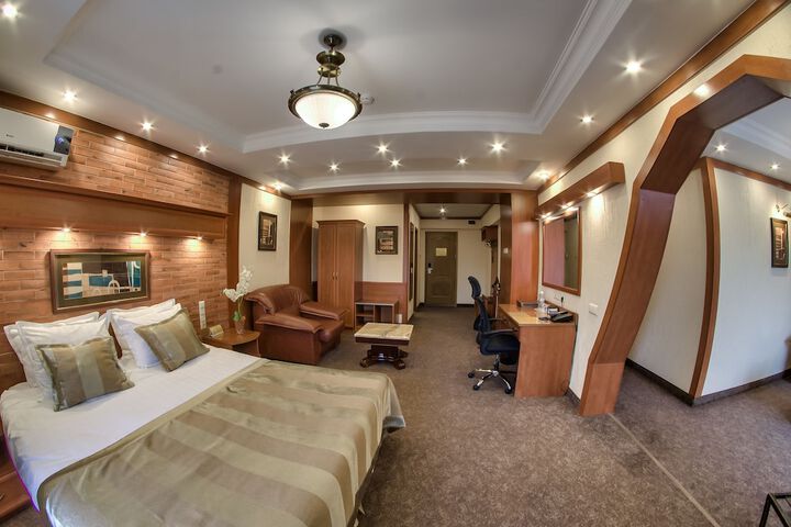 Room 35 of 112