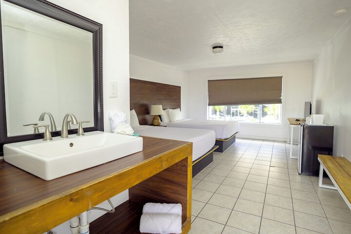 Room 6 of 27