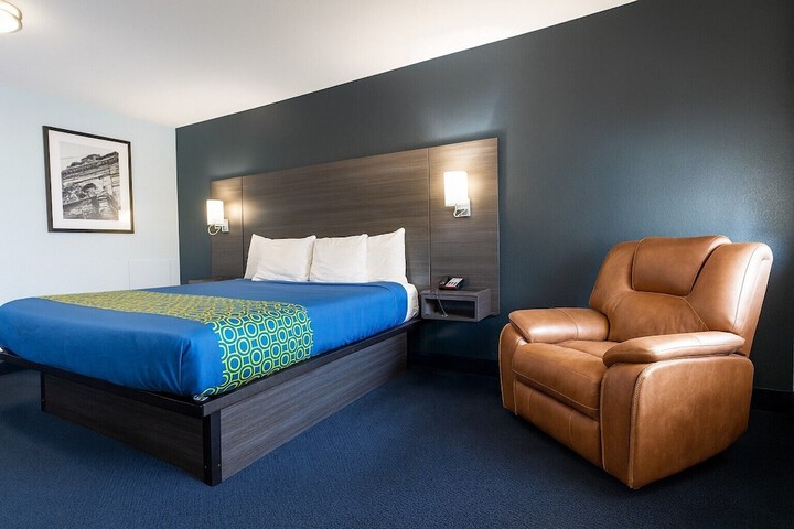 Room 36 of 61