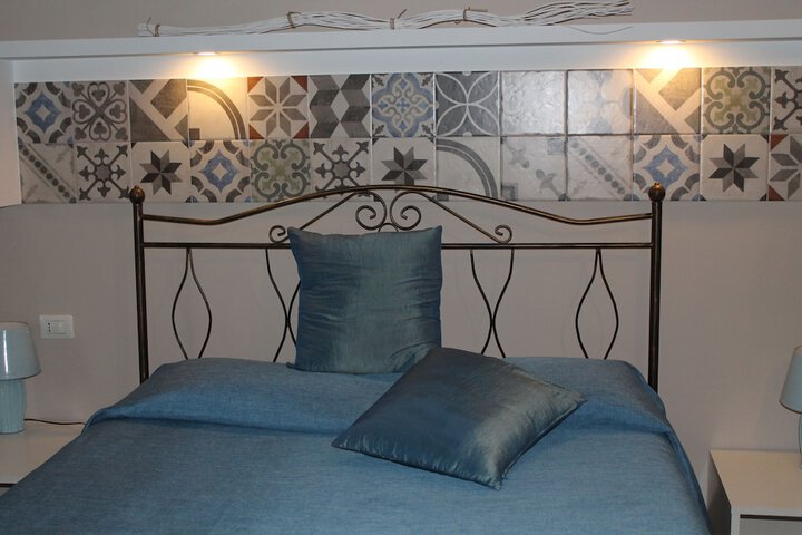 Room 4 of 90