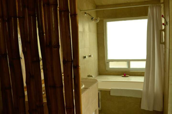 Room 34 of 80