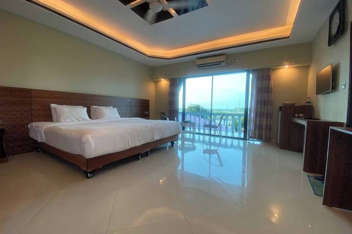 Room 4 of 40
