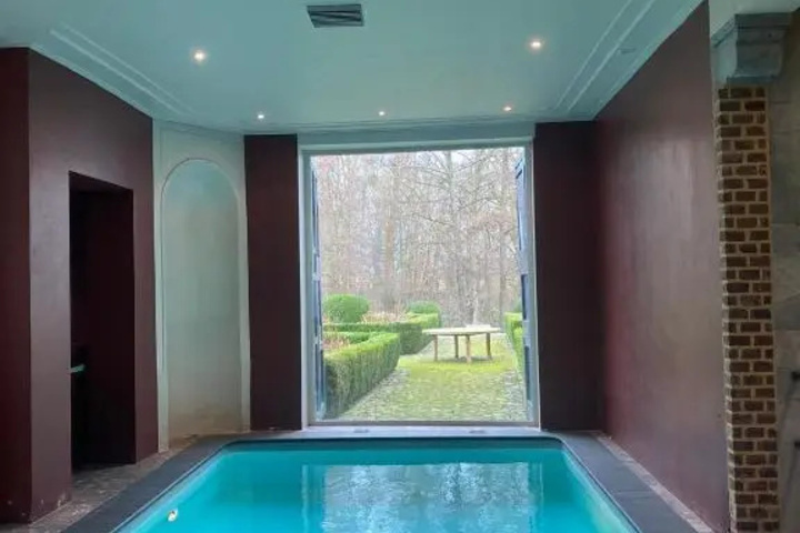 Pool 2 of 6