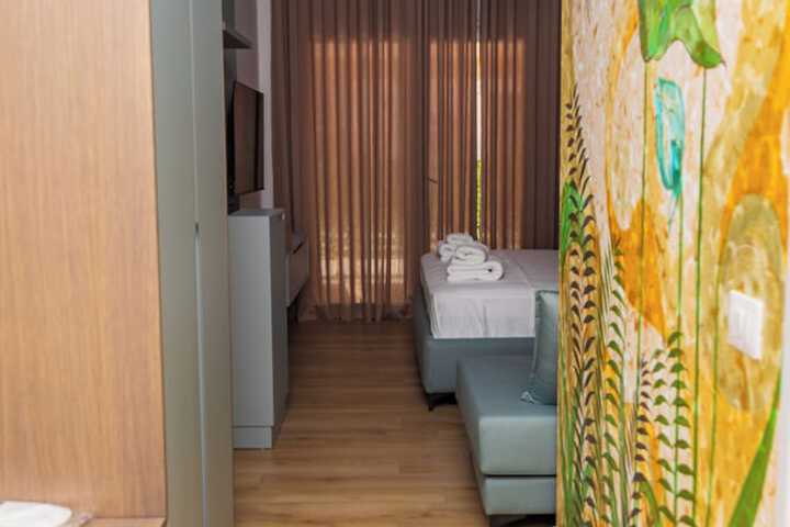 Room 77 of 120