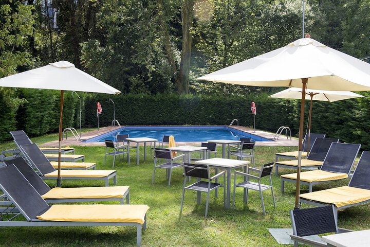 Hotel Pool