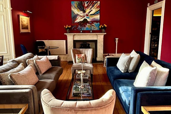 Lounge 113 of 158
