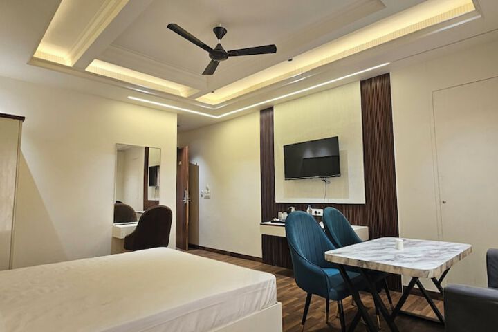 Room 4 of 35