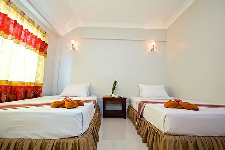 Room 16 of 28