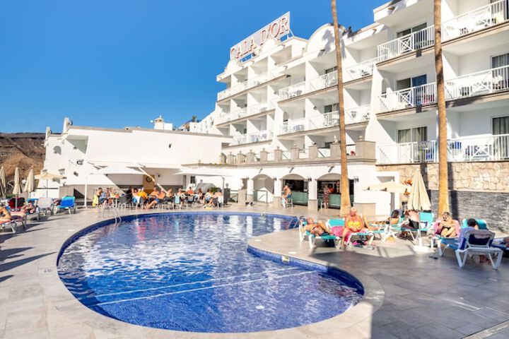 Pool Hotel