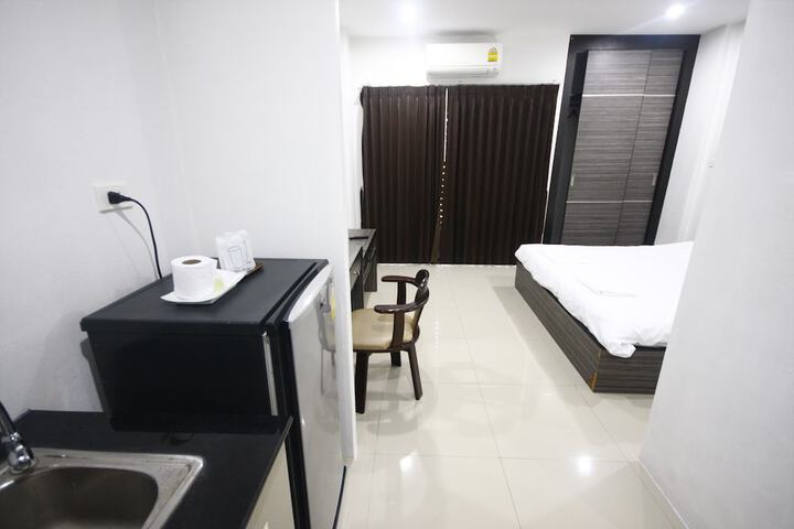 Room 5 of 16