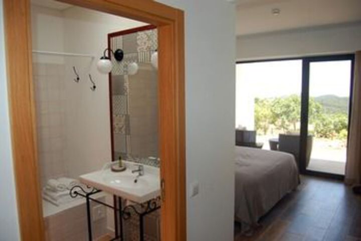 Room 4 of 31