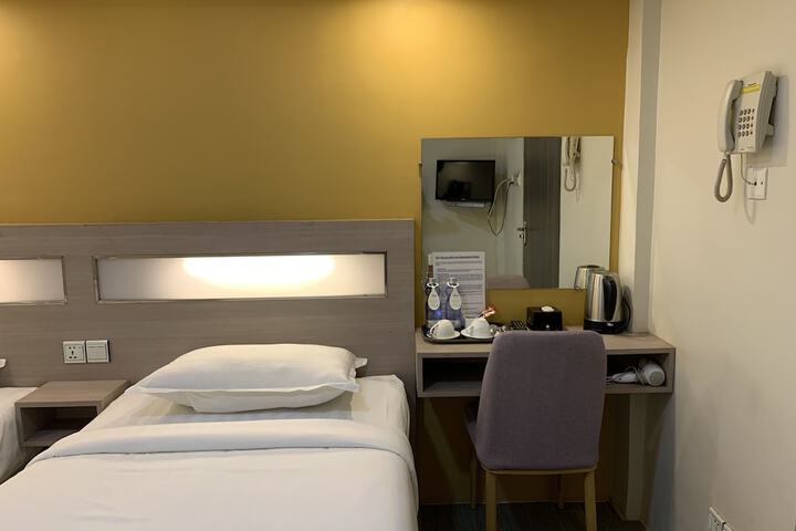 Room 33 of 58