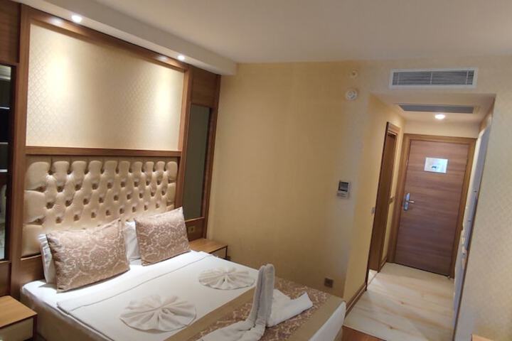 Room 18 of 525
