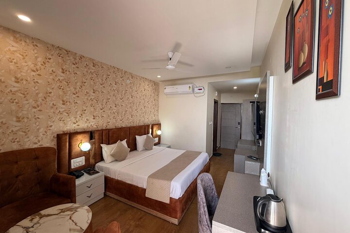 Room 34 of 65