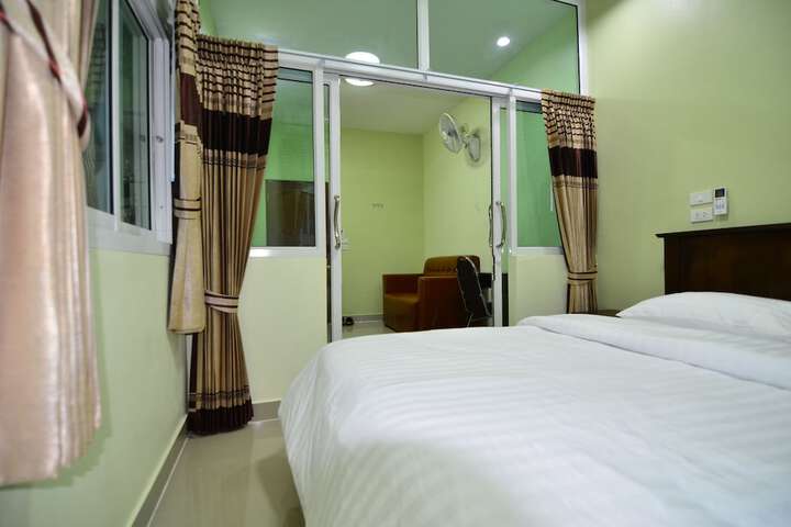 Room 9 of 47