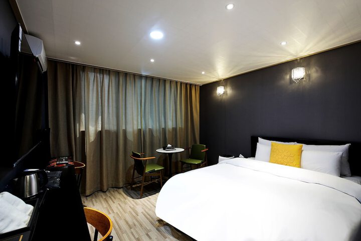 Room 14 of 73