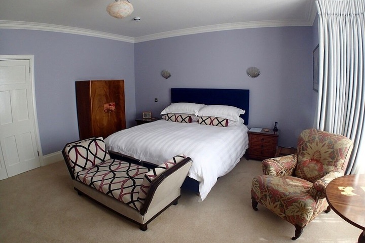Room 2 of 103