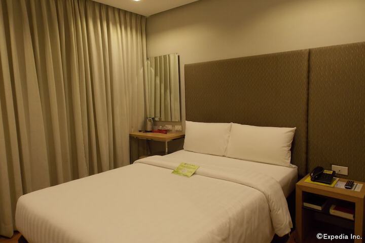 Room 6 of 38