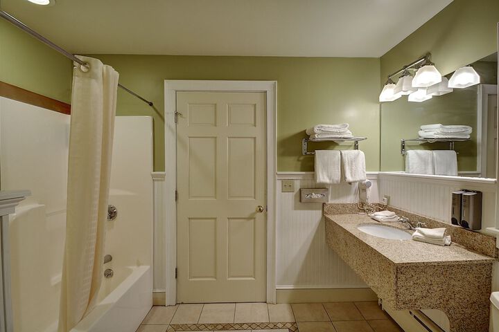 Standard King Accessible (1 of 7)
