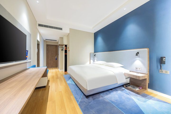 Room 8 of 39