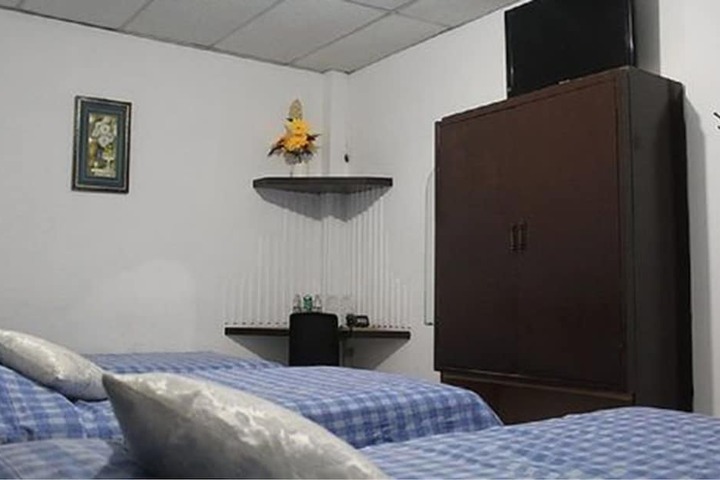 Room 2 of 80