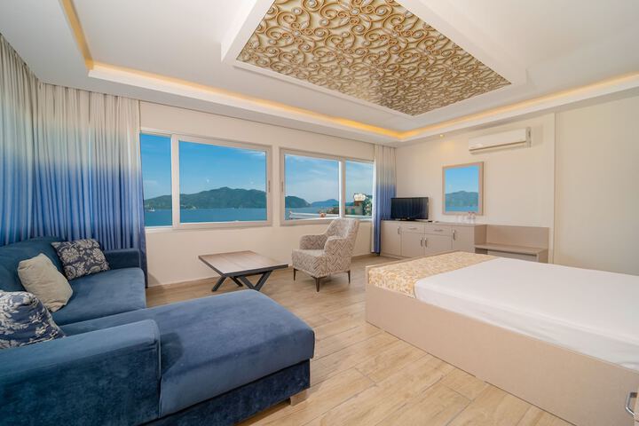 Room 16 of 28