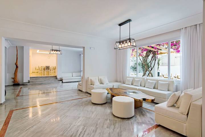 Entrance & Lobby