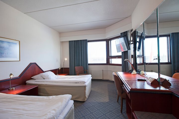 Room 3 of 49