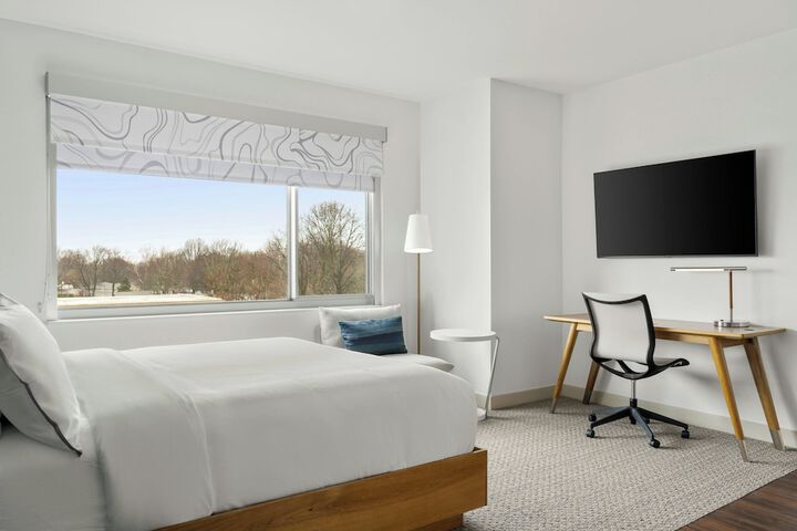 Room 9 of 35