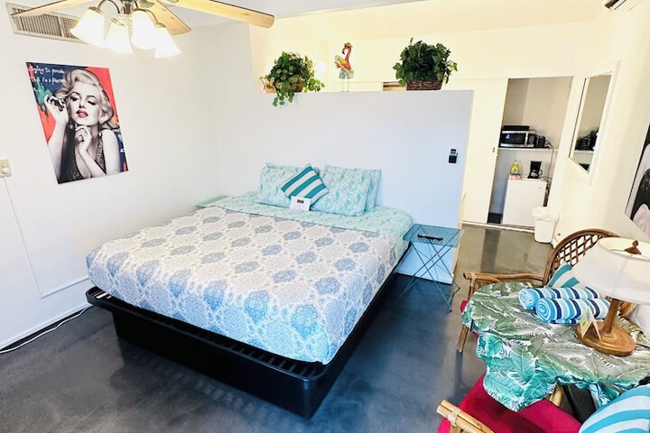 Studio King Bed Patio Kitchenette (39 of 51)