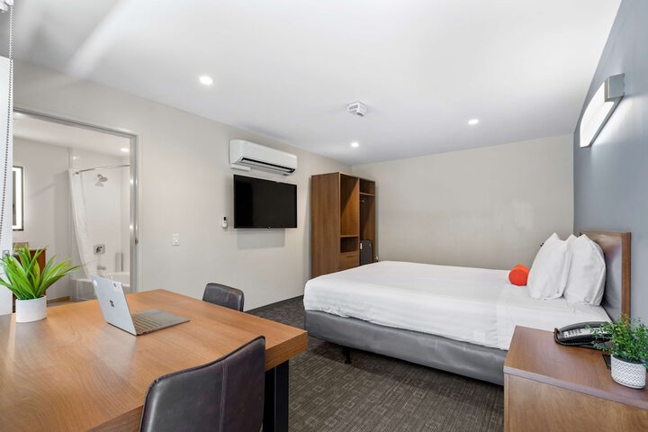 Room 13 of 26
