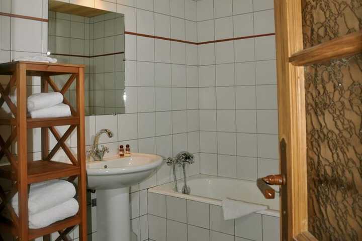 Room 28 of 53