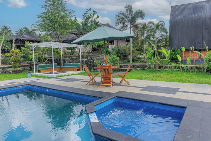 Pool 53 of 90