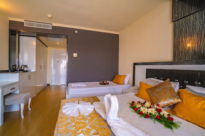 Room 16 of 170