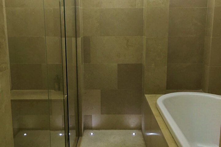 Room 16 of 36