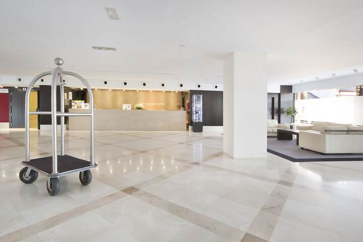 Guest Lobby