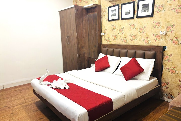 Room 21 of 28