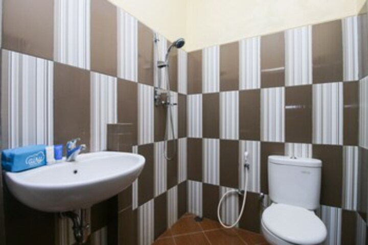 Room 2 of 23