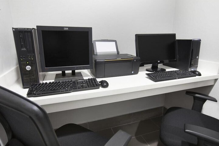 Business Center 4 of 5