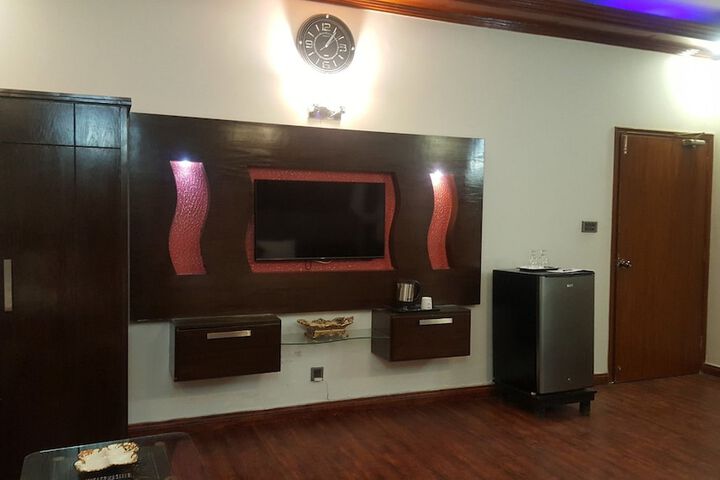 Room 17 of 40